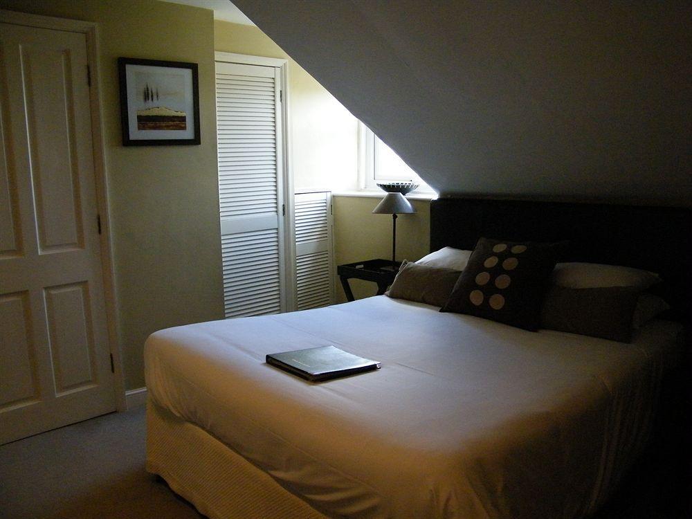 โอลด์ฟิลด์ เฮาส์ Bed & Breakfast บาธ ภายนอก รูปภาพ