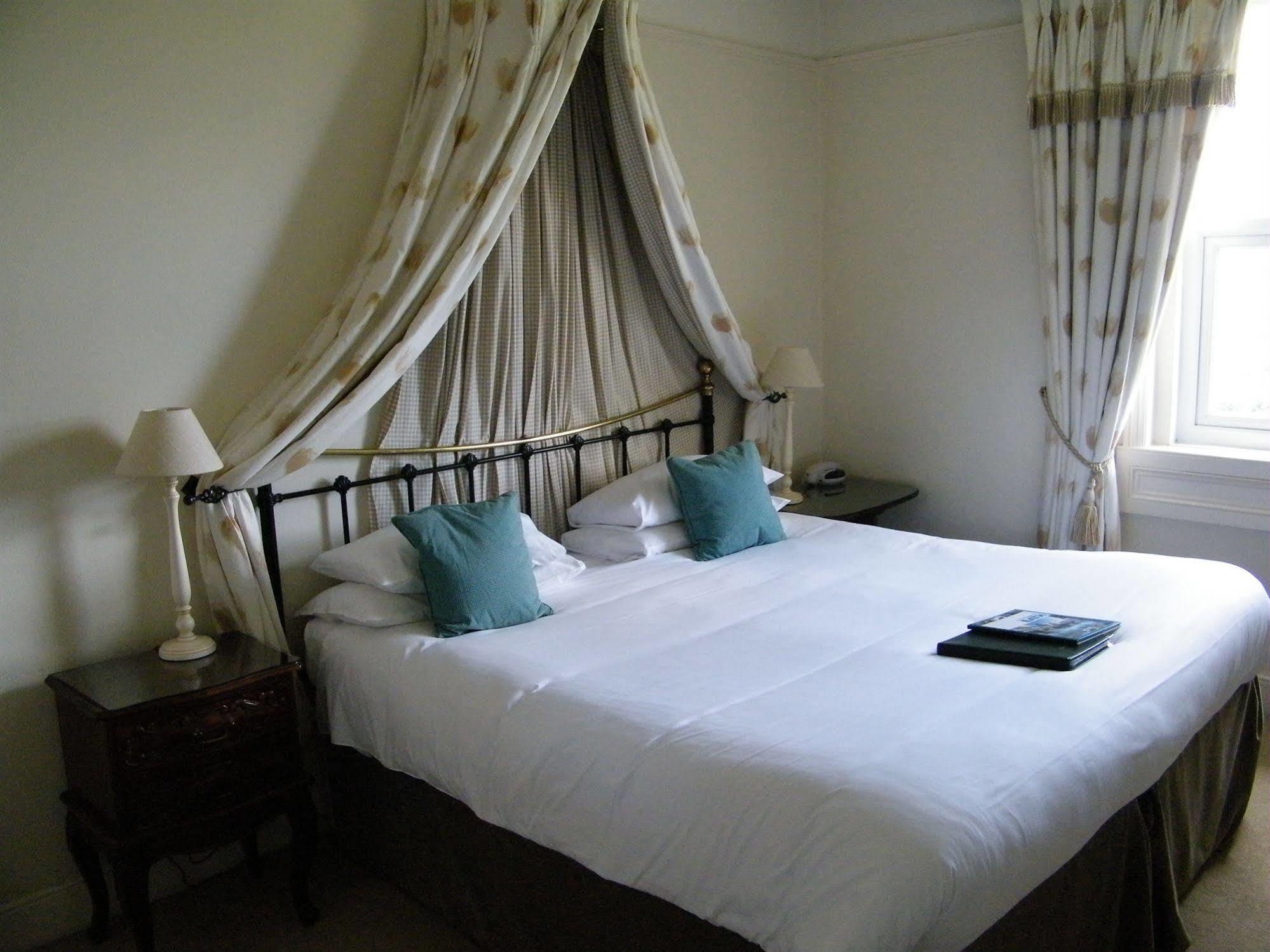 โอลด์ฟิลด์ เฮาส์ Bed & Breakfast บาธ ภายนอก รูปภาพ