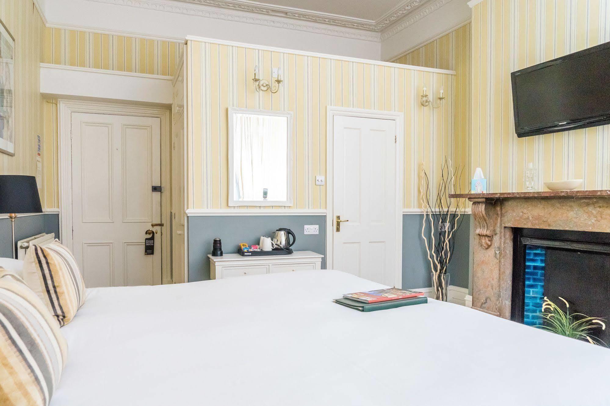 โอลด์ฟิลด์ เฮาส์ Bed & Breakfast บาธ ภายนอก รูปภาพ