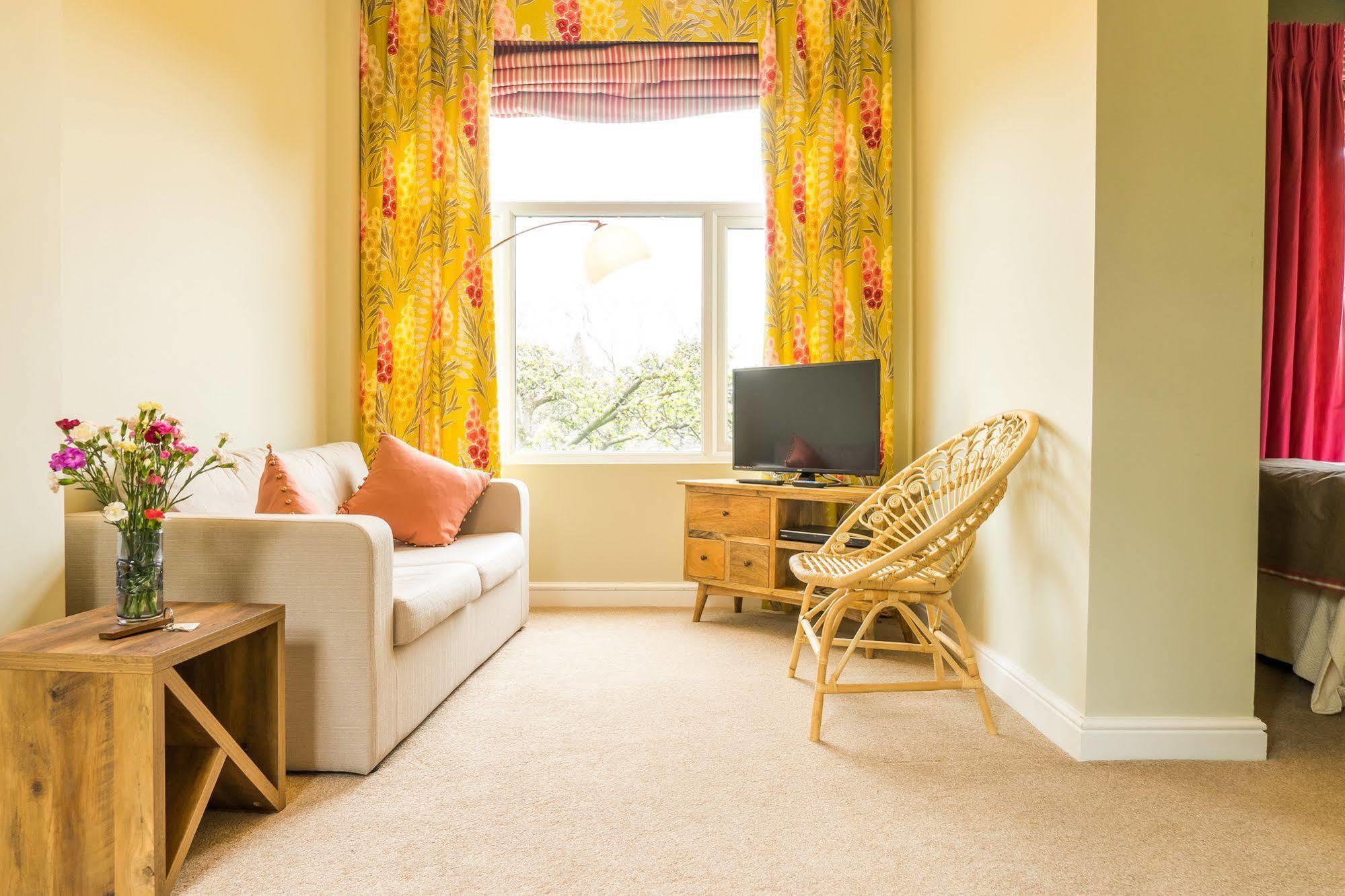 โอลด์ฟิลด์ เฮาส์ Bed & Breakfast บาธ ภายนอก รูปภาพ
